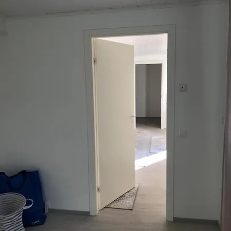 Viihtyisae Kalustettu Kaksio, Joka On Juuri Uusittu, Omakotitalon Alakerrassa Omalla Sisaeaenkaeynnillae * Porvoo